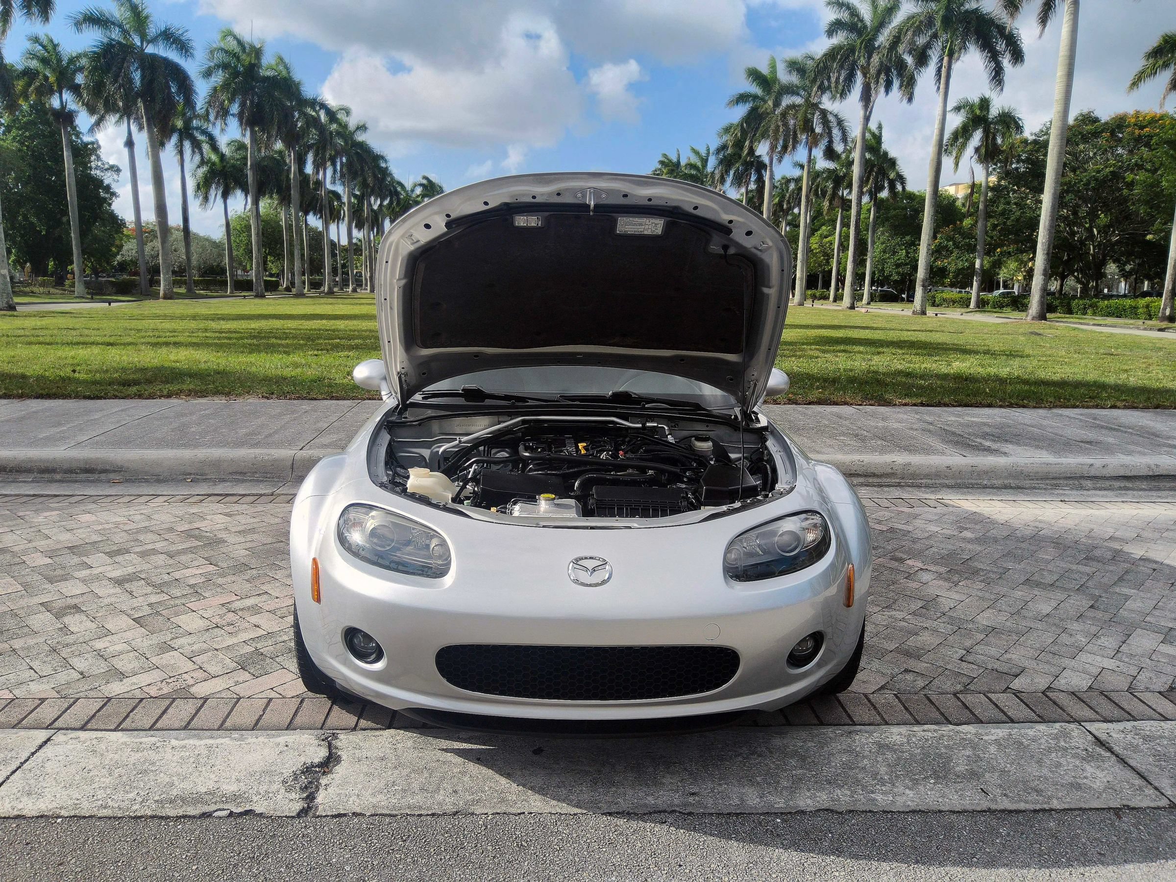 Used 2006 MAZDA MX-5 Miata Grand Touring RWD image 42
