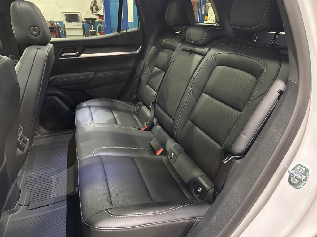 New 2026 GMC Terrain Elevation w/ Elevation Premium Package image 39