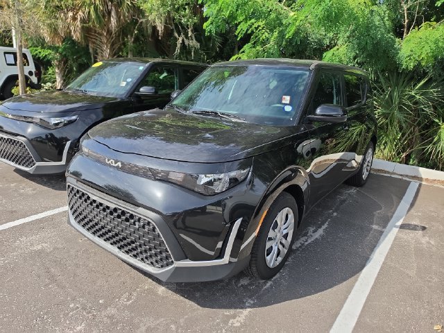 Certified 2025 Kia Soul LX FWD image 3