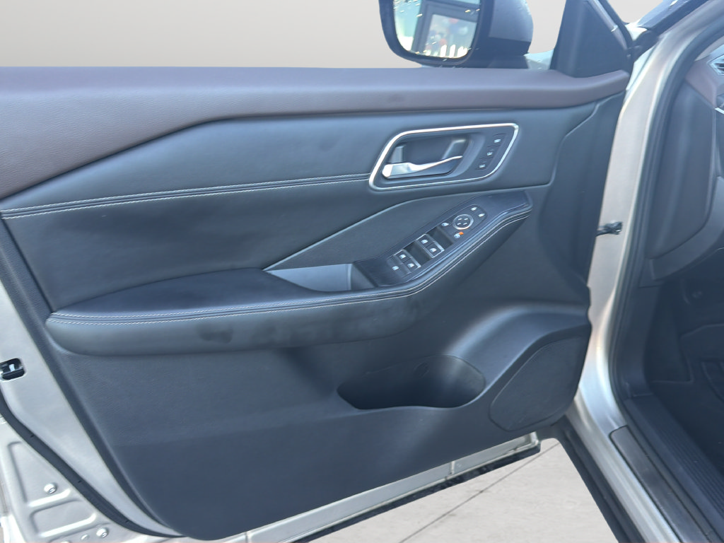 Certified 2021 Nissan Rogue Platinum FWD image 20