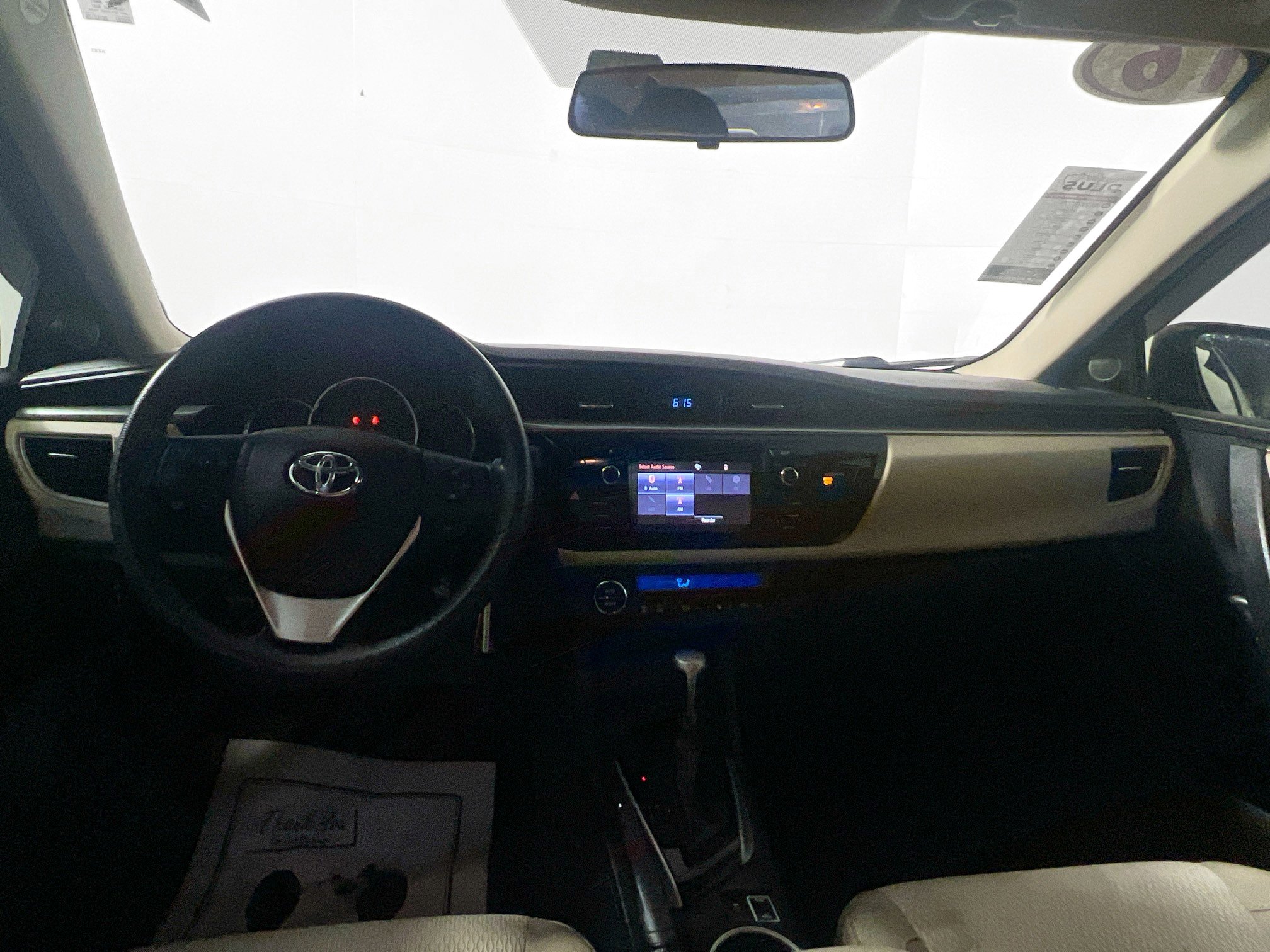 Used 2016 Toyota Corolla LE image 28