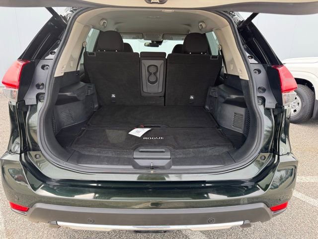 Used 2020 Nissan Rogue SV image 10