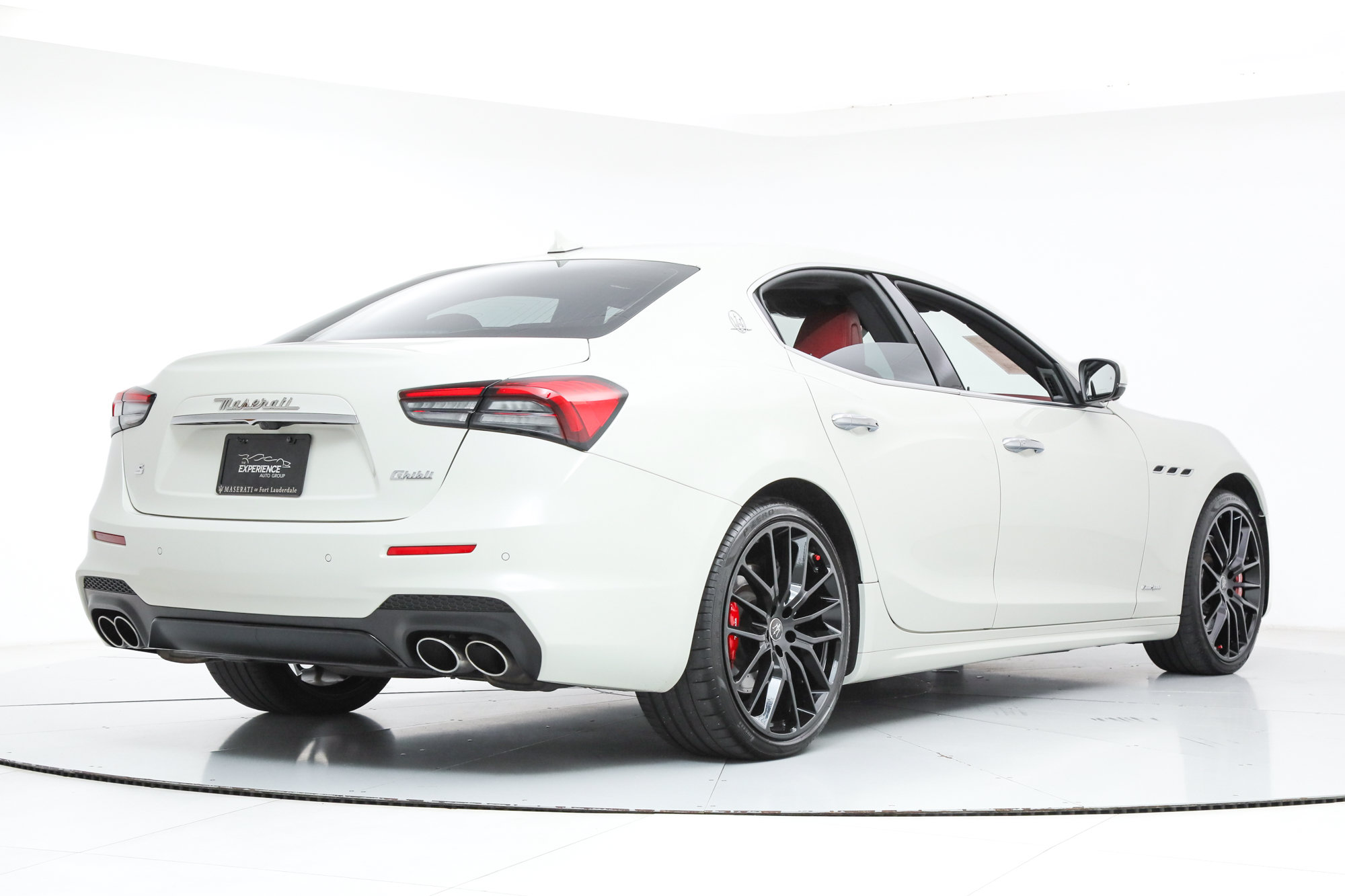Used 2021 Maserati Ghibli S GranSport RWD image 5