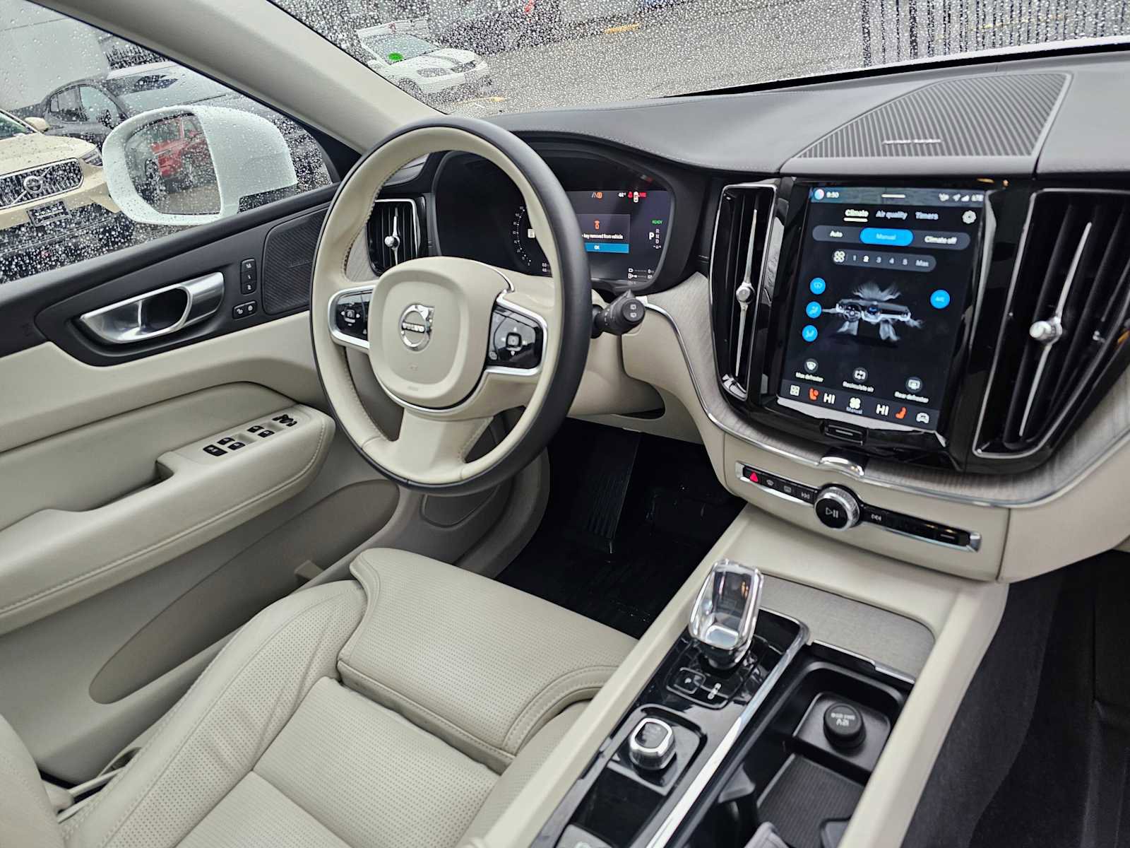 Certified 2023 Volvo XC60 T8 Ultimate w/ Climate Package image 12