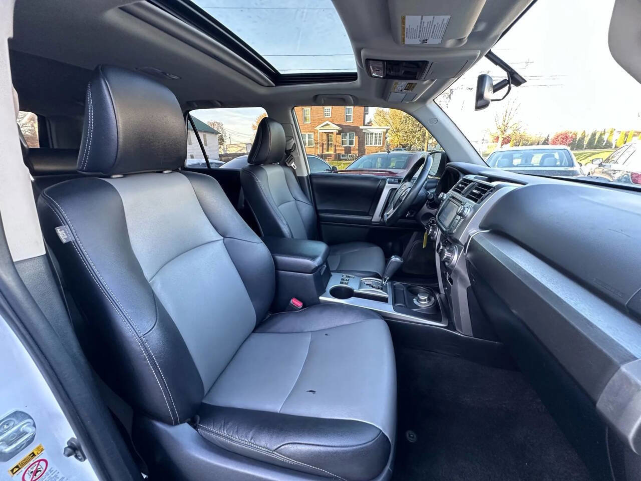 Used 2018 Toyota 4Runner SR5 Premium image 13