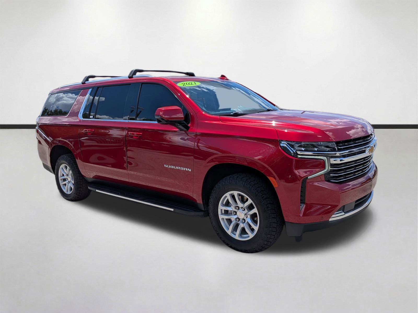 Used 2021 Chevrolet Suburban LT w/ Luxury Package RWD image 2