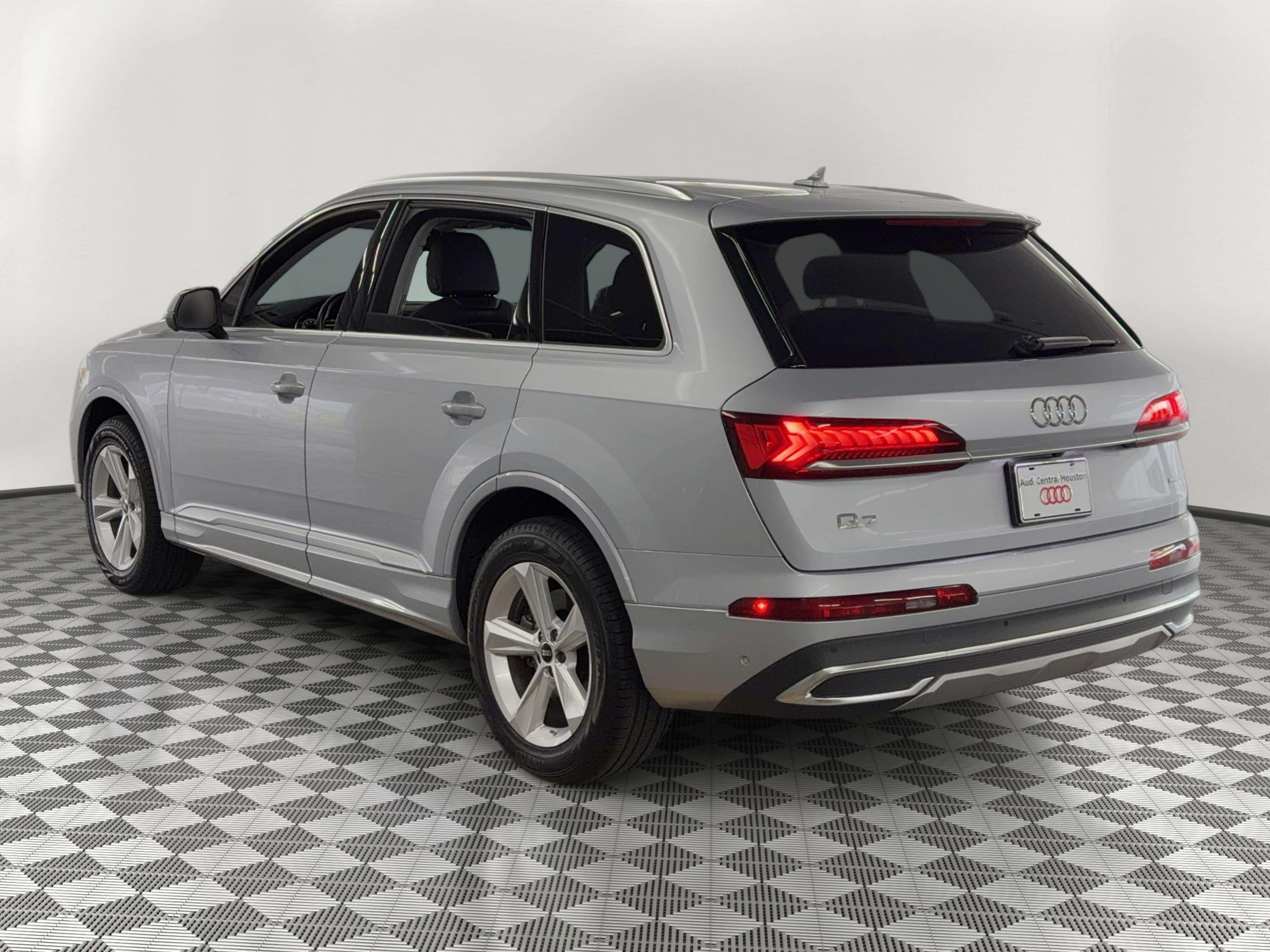 Certified 2022 Audi Q7 3.0T Premium image 3