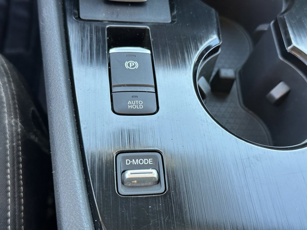 Used 2024 Nissan Rogue SV image 27