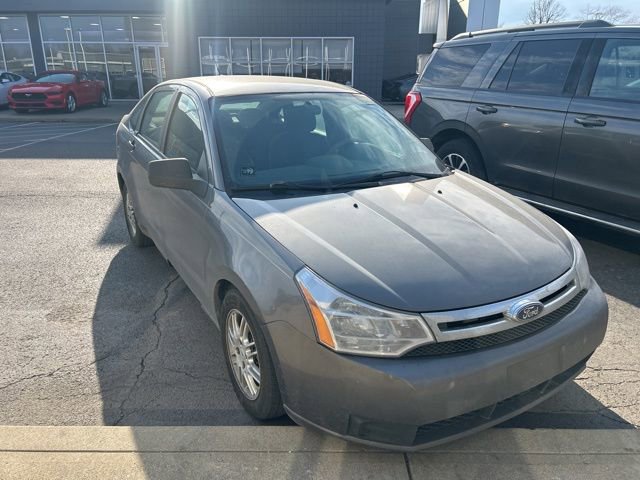 Used 2010 Ford Focus SE image 1