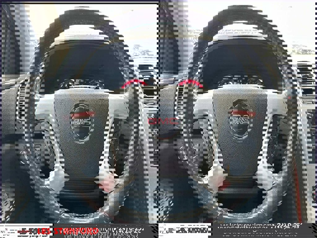 Used 2011 GMC Acadia SLE image 22