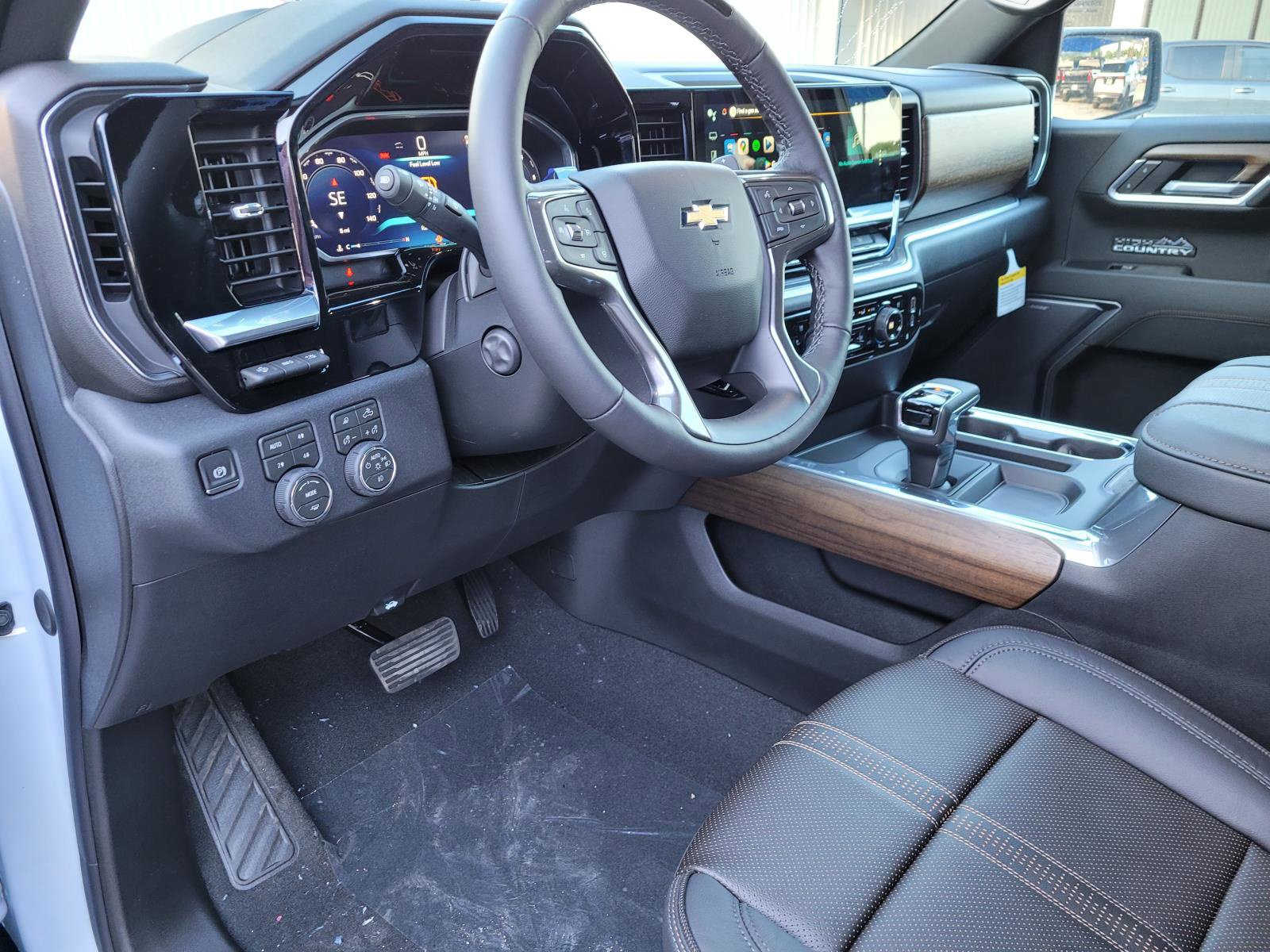 New 2026 Chevrolet Silverado 1500 High Country w/ Technology Package AWD/4WD image 11