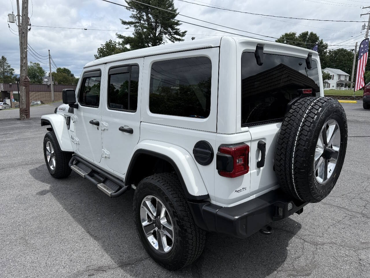 Used 2021 Jeep Wrangler Unlimited Sahara AWD/4WD image 8
