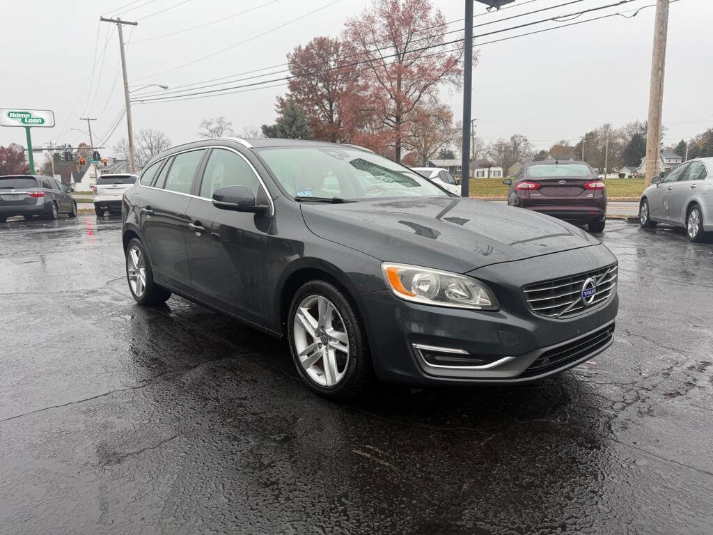 Used 2015 Volvo V60 T5 Premier w/ Convenience Package image 4
