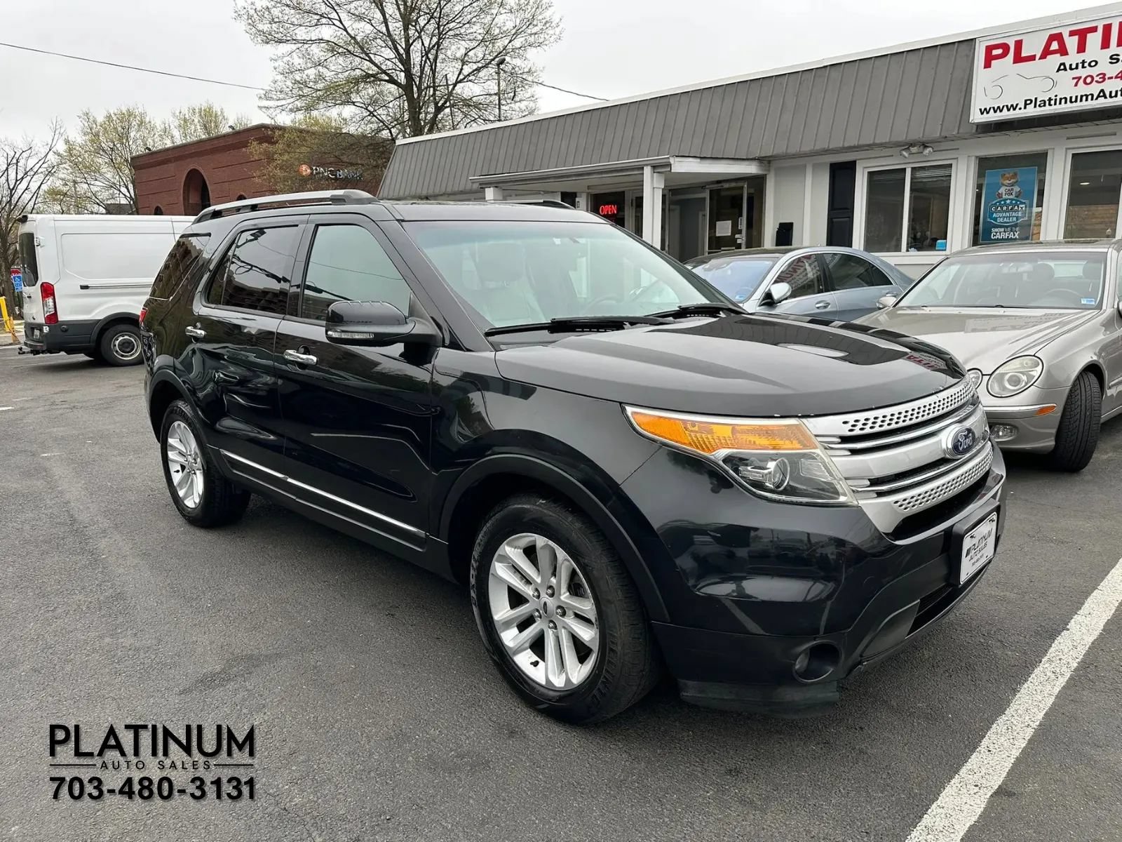 Used 2014 Ford Explorer XLT w/ Equipment Group 202A AWD/4WD image 4
