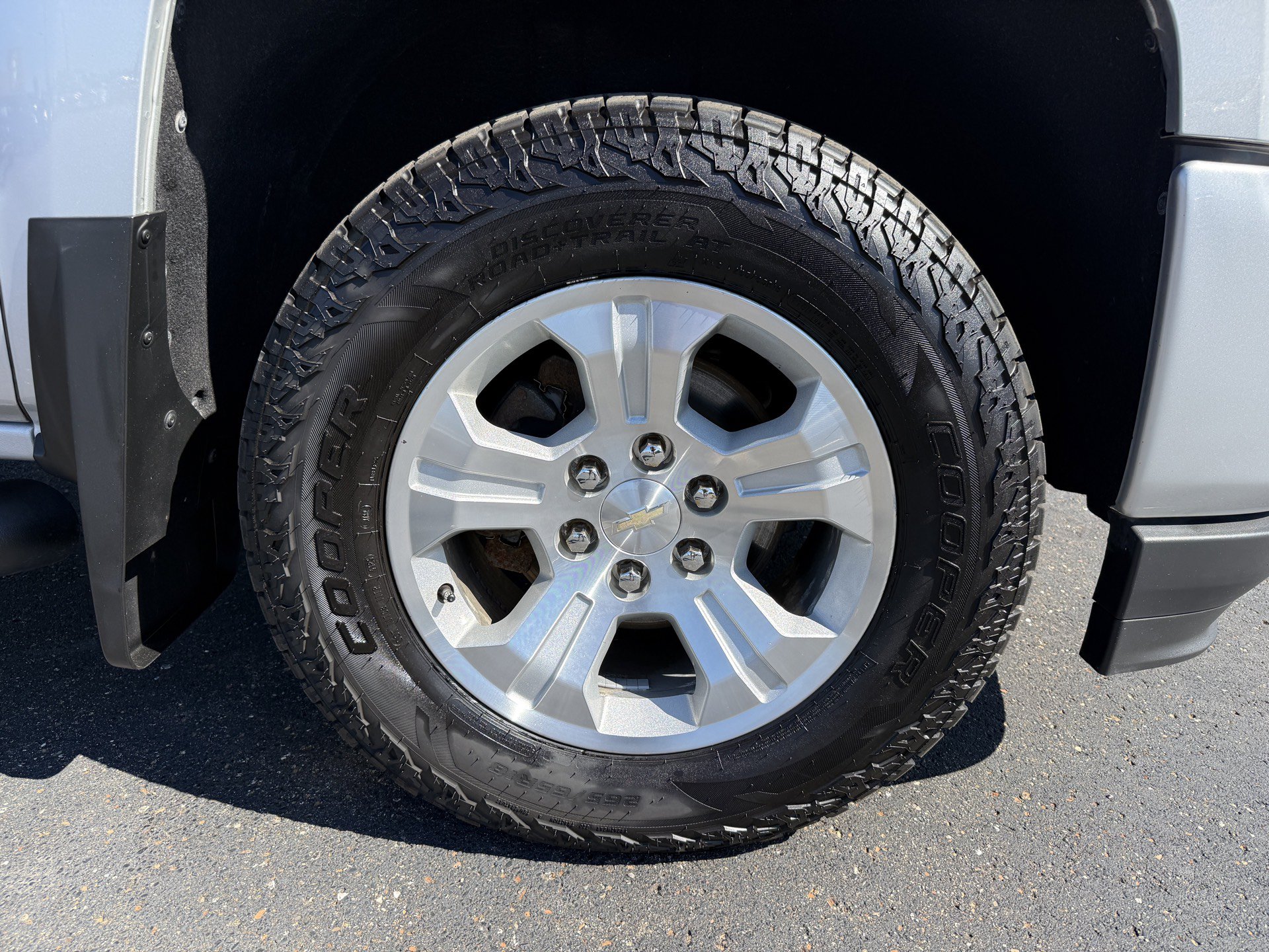Used 2018 Chevrolet Silverado 1500 LT w/ All Star Edition AWD/4WD image 36