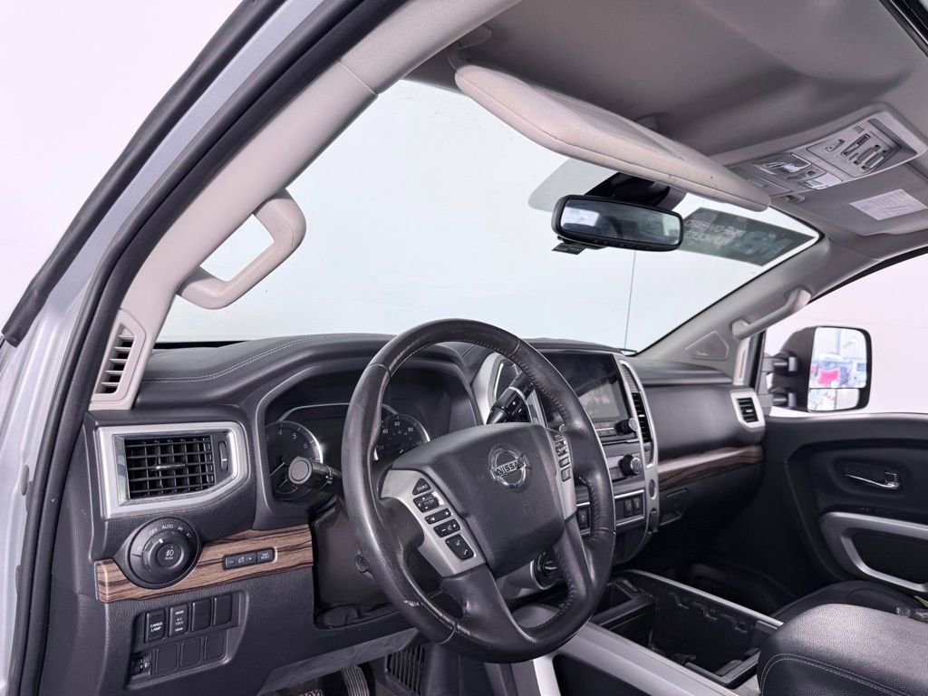 Used 2020 Nissan Titan SL w/ Moonroof Package image 27