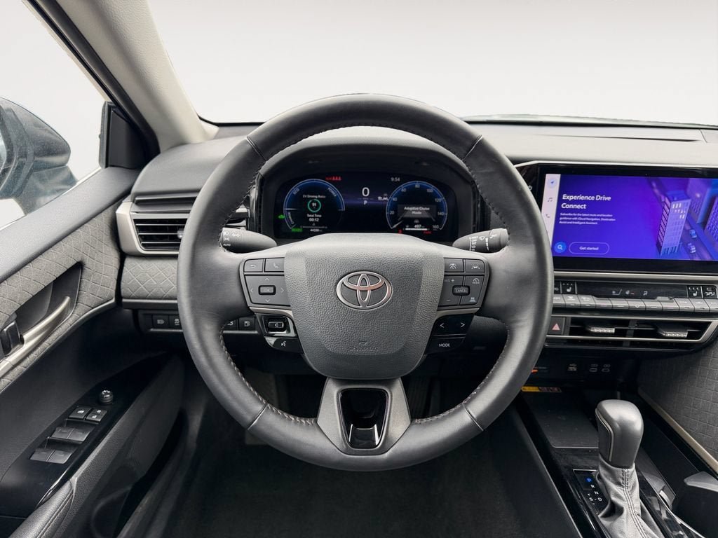 Used 2025 Toyota Camry XLE FWD image 13