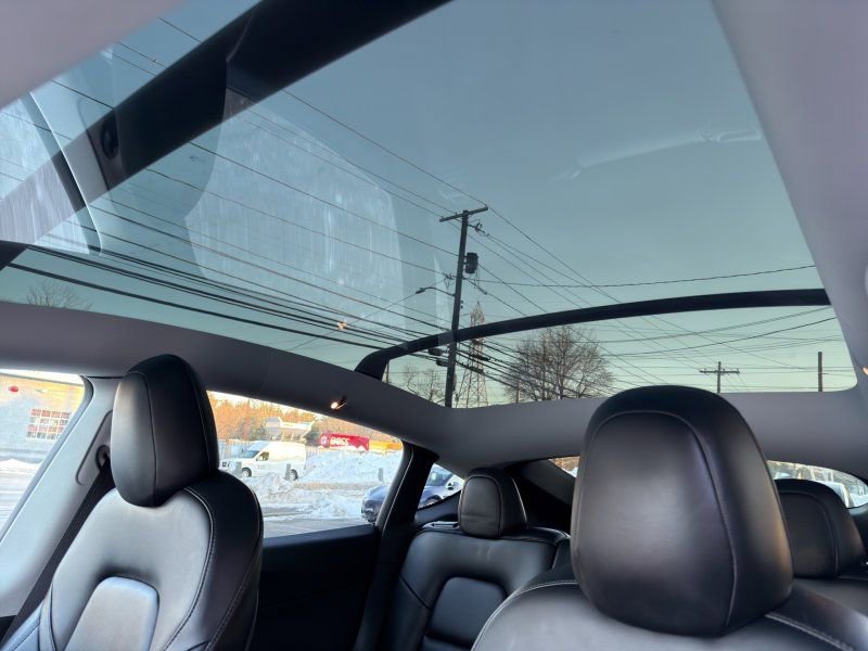 Used 2021 Tesla Model Y Long Range image 19