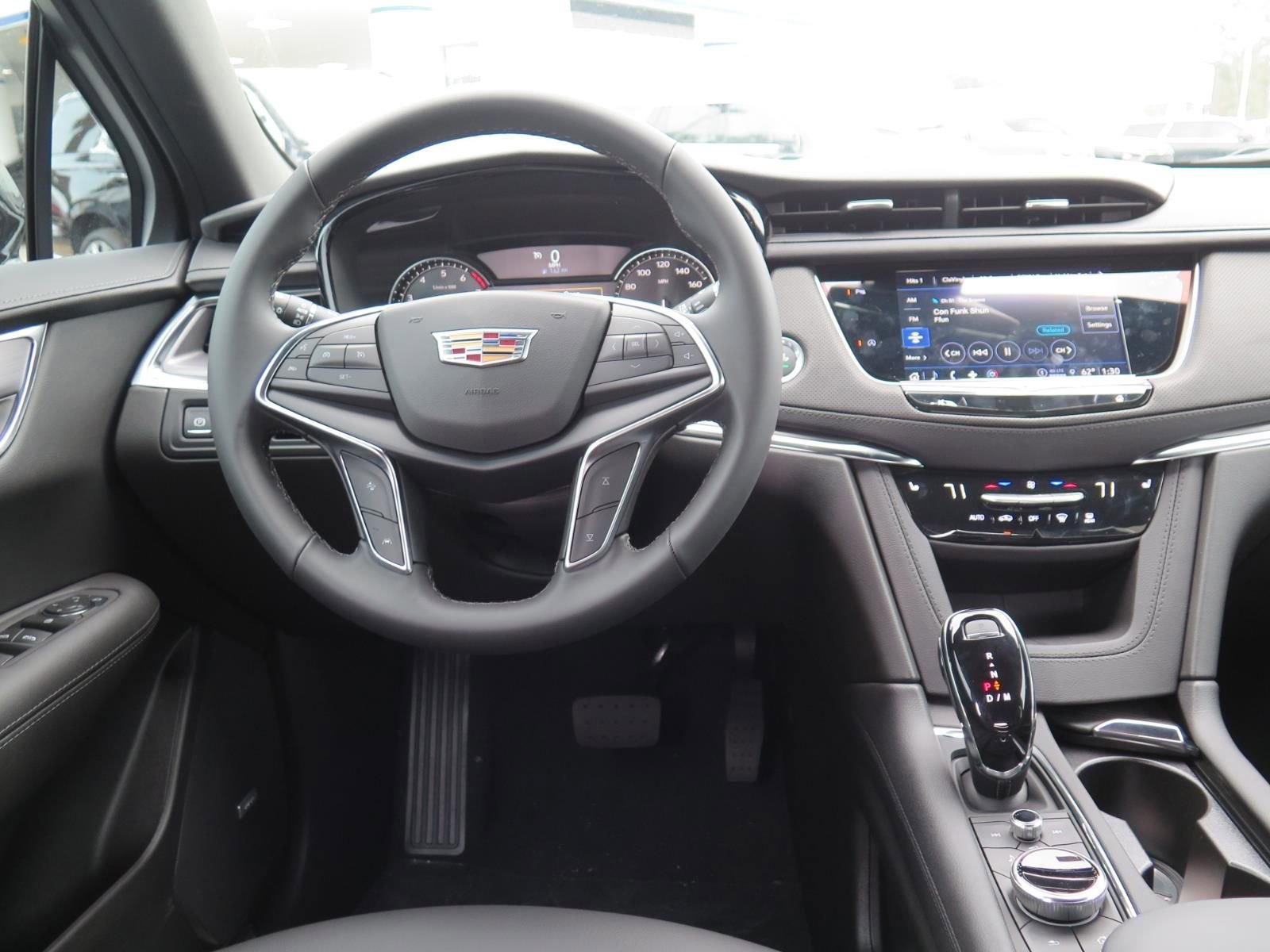 New 2026 Cadillac XT5 Luxury image 22