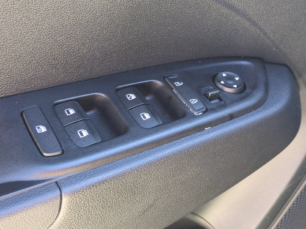 Used 2026 Hyundai Venue SEL FWD image 13