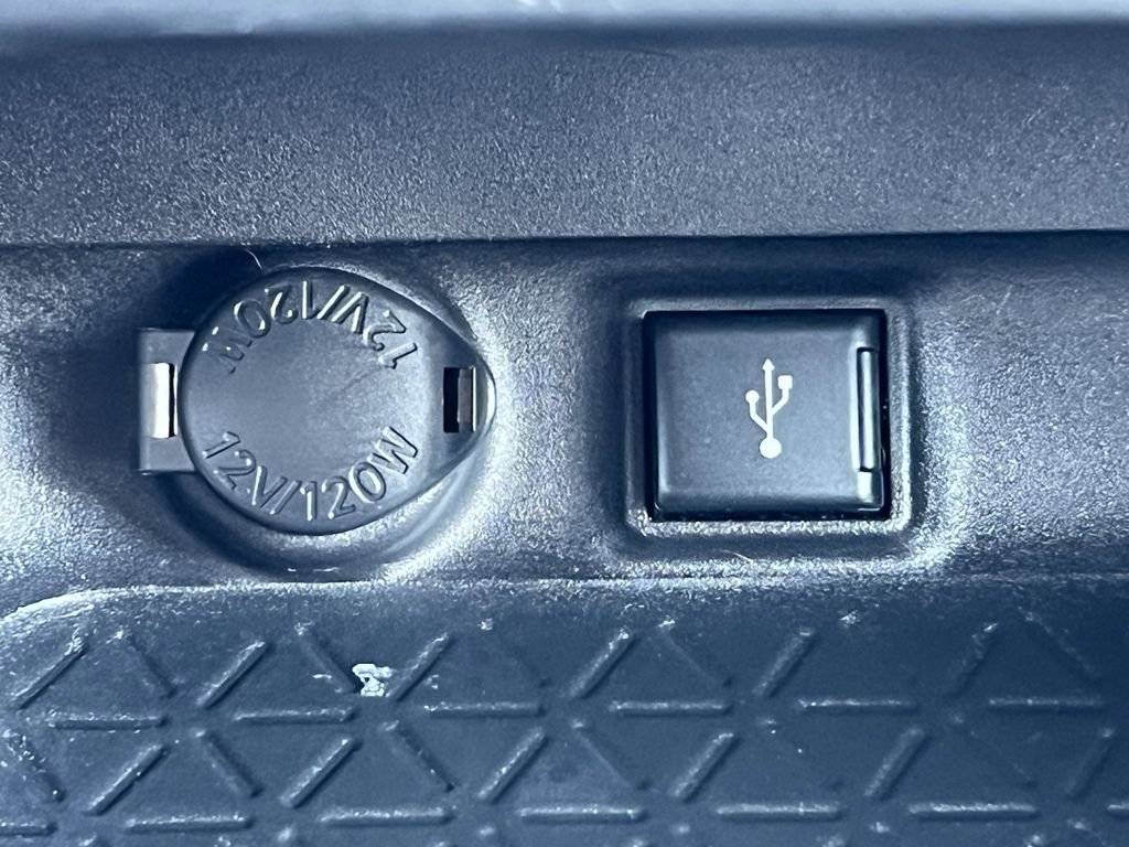 Used 2022 Toyota RAV4 XLE Premium image 19