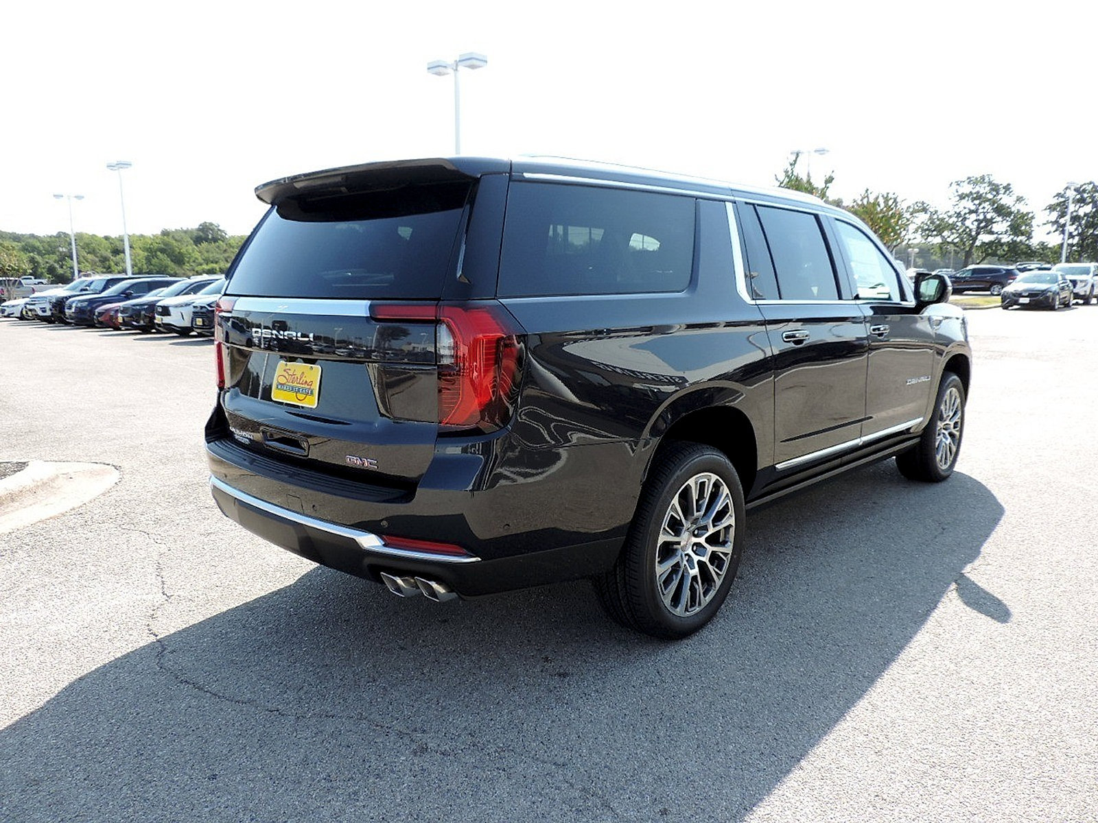 New 2026 GMC Yukon XL Denali w/ Sun & Power Step Package AWD/4WD image 5