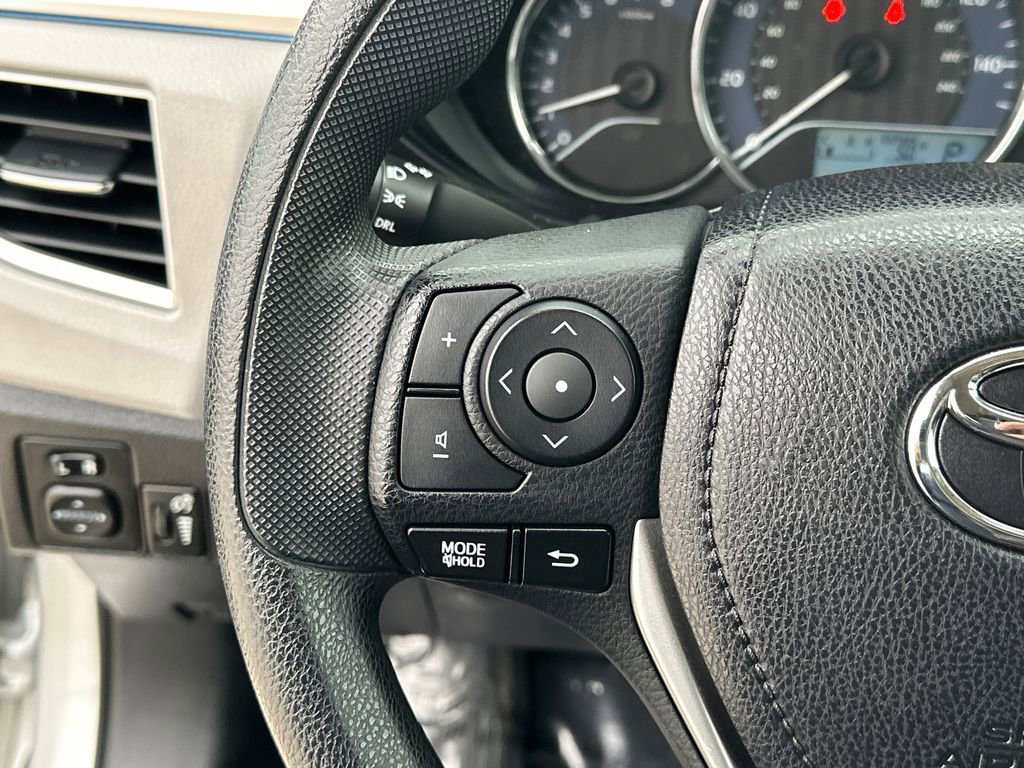 Used 2016 Toyota Corolla LE image 19