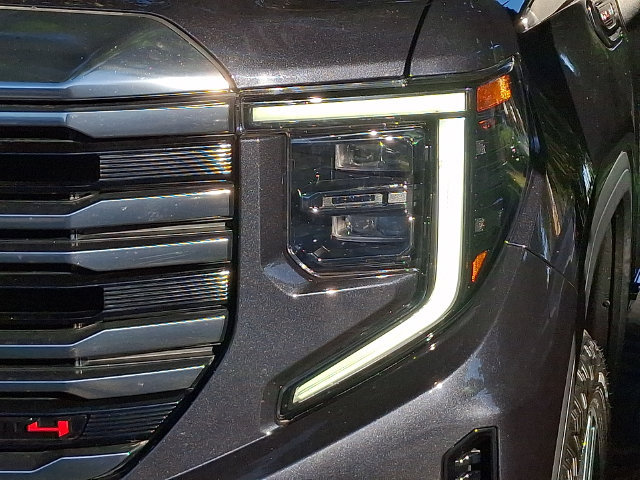 Used 2024 GMC Sierra 1500 AT4 w/ Technology Package AWD/4WD image 8