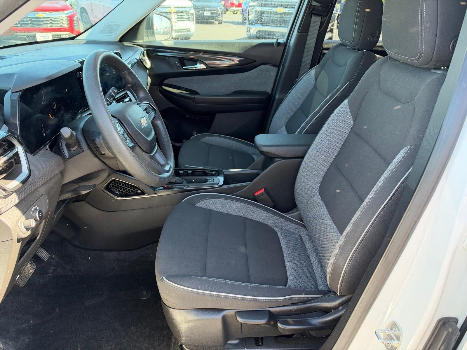 Used 2024 Chevrolet TrailBlazer LS w/ LS Convenience Package FWD image 5