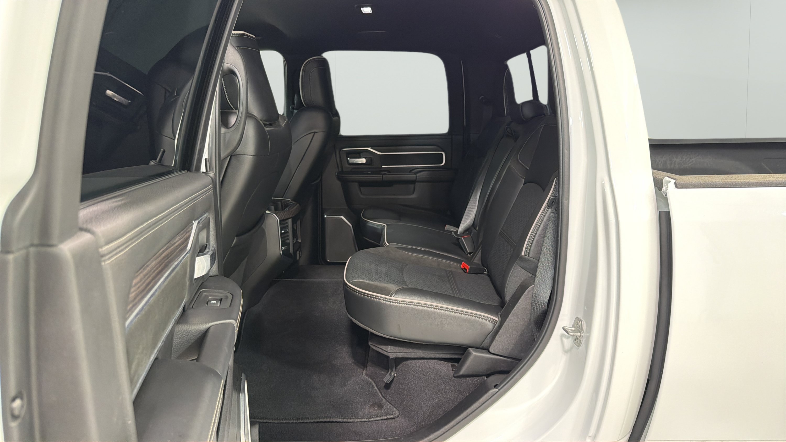Used 2026 RAM 2500 Laramie AWD/4WD image 21