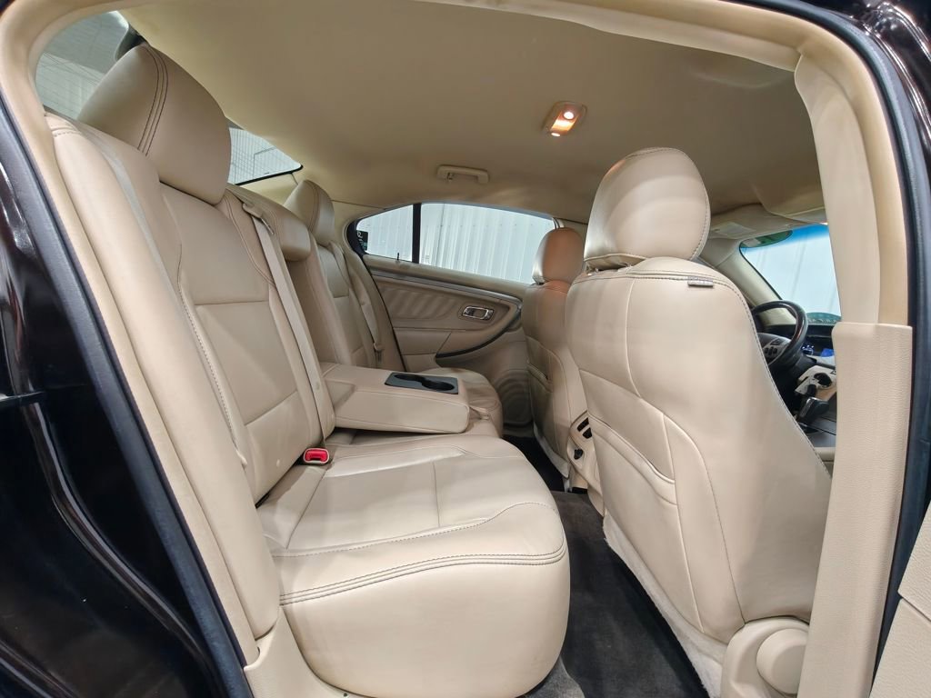 Used 2013 Ford Taurus SEL image 24