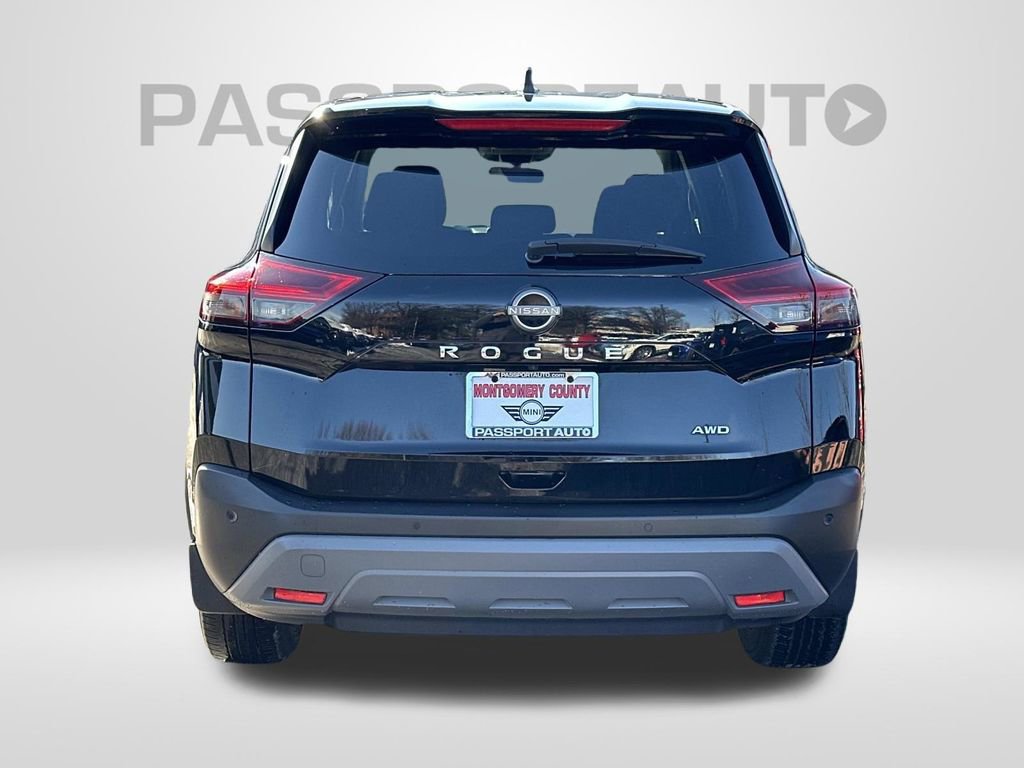 Used 2023 Nissan Rogue S image 3