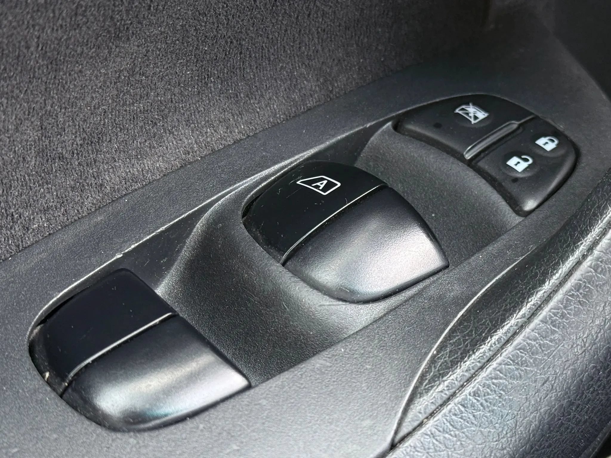 Used 2013 Nissan Altima 2.5 S FWD image 23