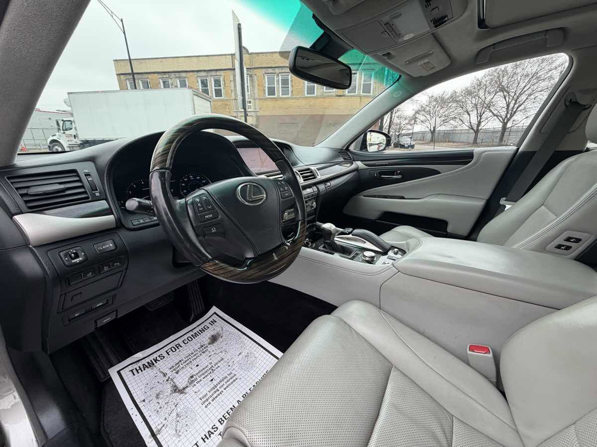 Used 2016 Lexus LS 460 AWD image 13