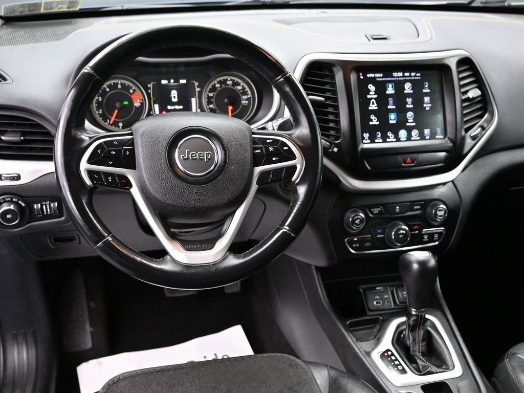 Used 2018 Jeep Cherokee Latitude Plus image 28