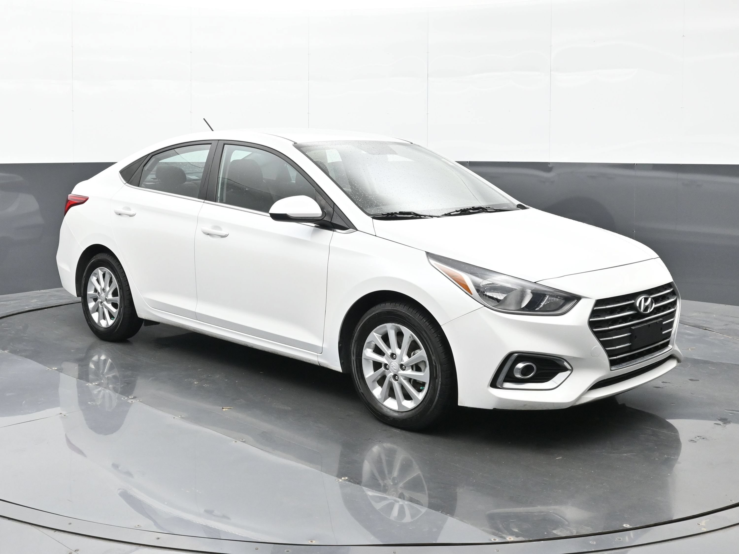 Used 2022 Hyundai Accent SEL FWD image 6