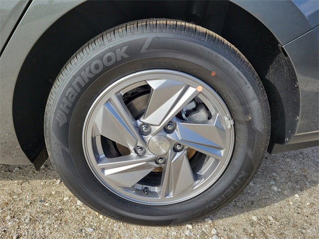 New 2025 Hyundai Elantra SE image 22