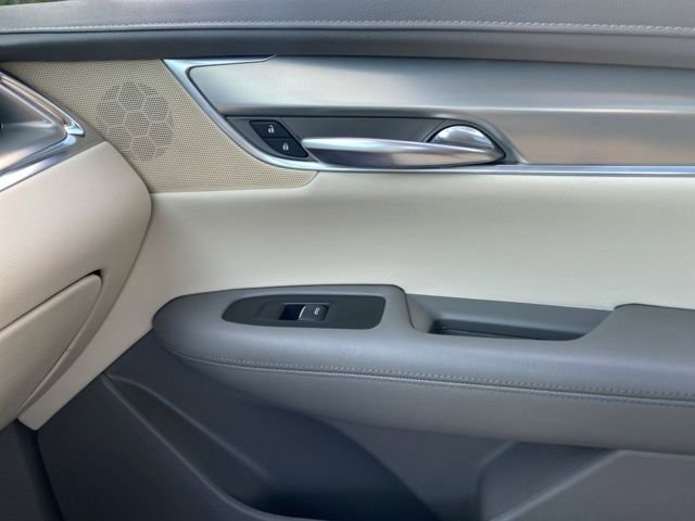 Used 2017 Cadillac XT5 Luxury w/ Driver Awareness Package image 32