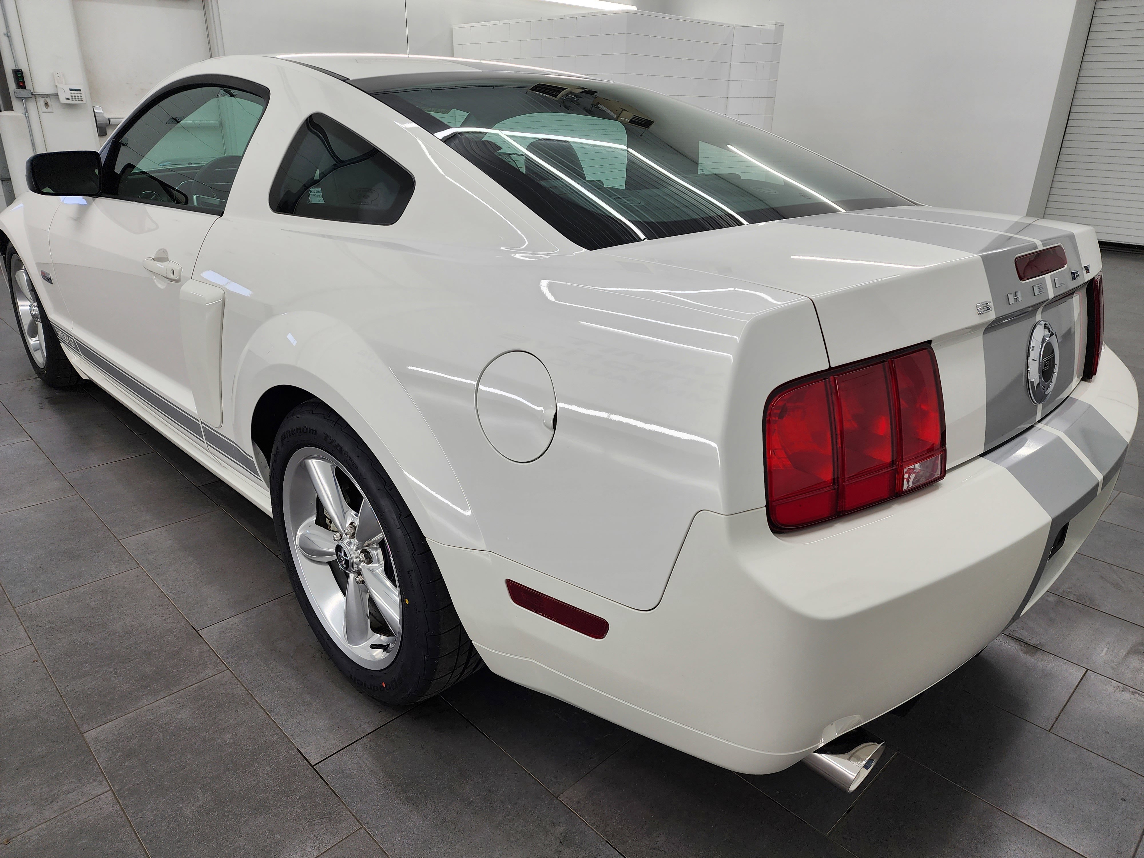 Used 2007 Ford Mustang GT RWD image 6