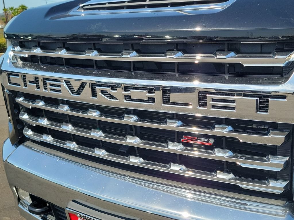 Used 2020 Chevrolet Silverado 3500 LTZ w/ LTZ Convenience Package AWD/4WD image 31