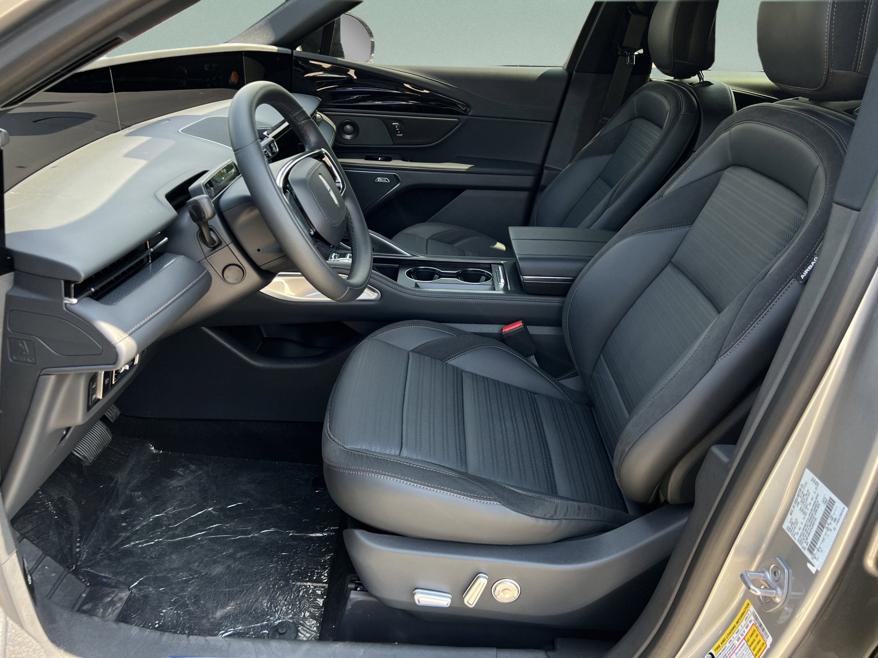 New 2025 Lincoln Nautilus Reserve w/ Jet Appearance Package AWD/4WD image 20