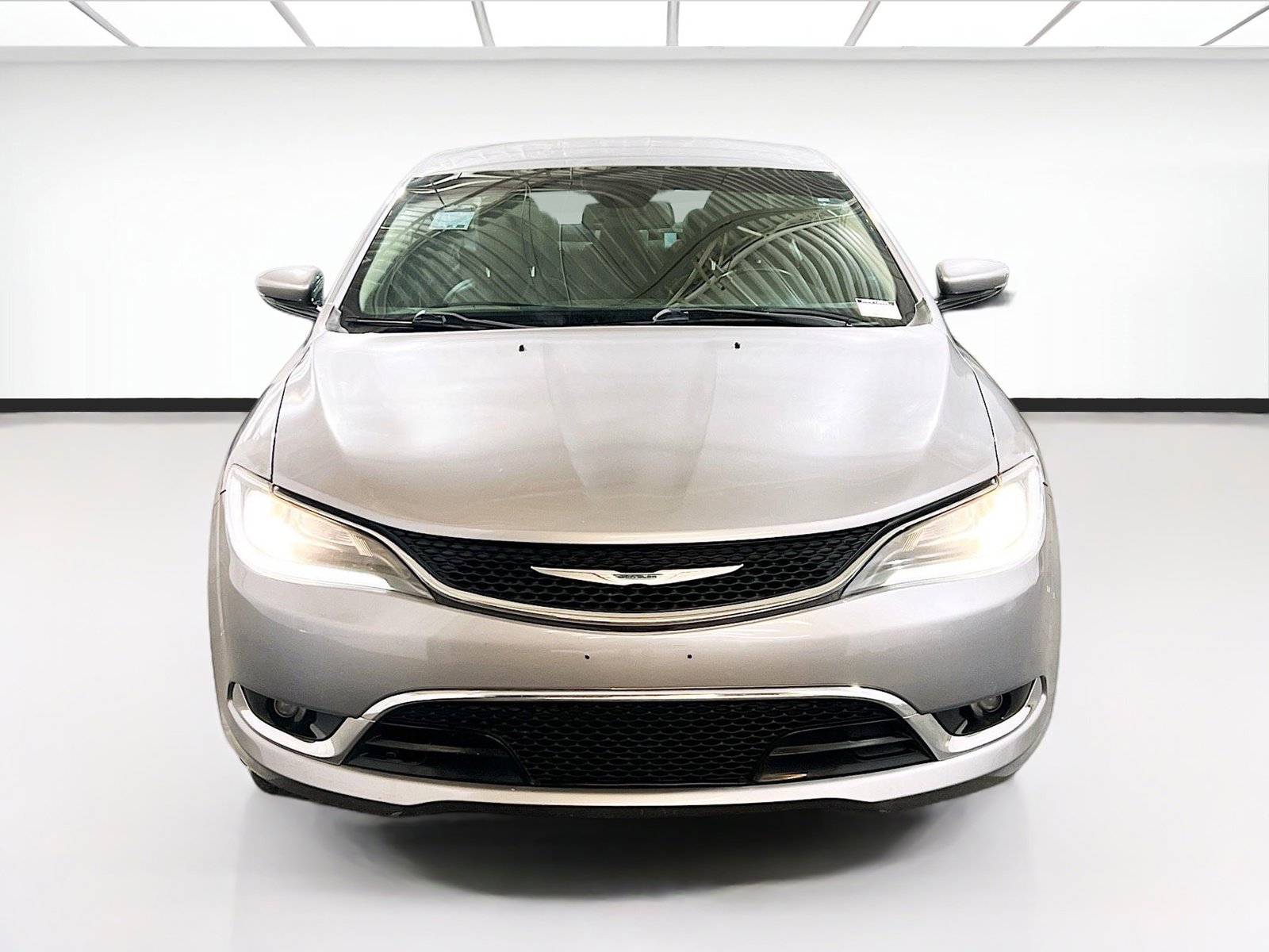 Used 2015 Chrysler 200 C image 2