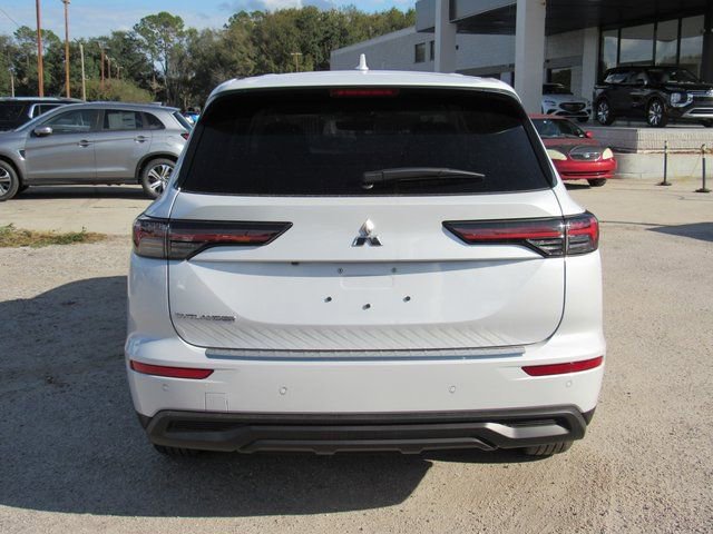 New 2026 Mitsubishi Outlander ES image 4