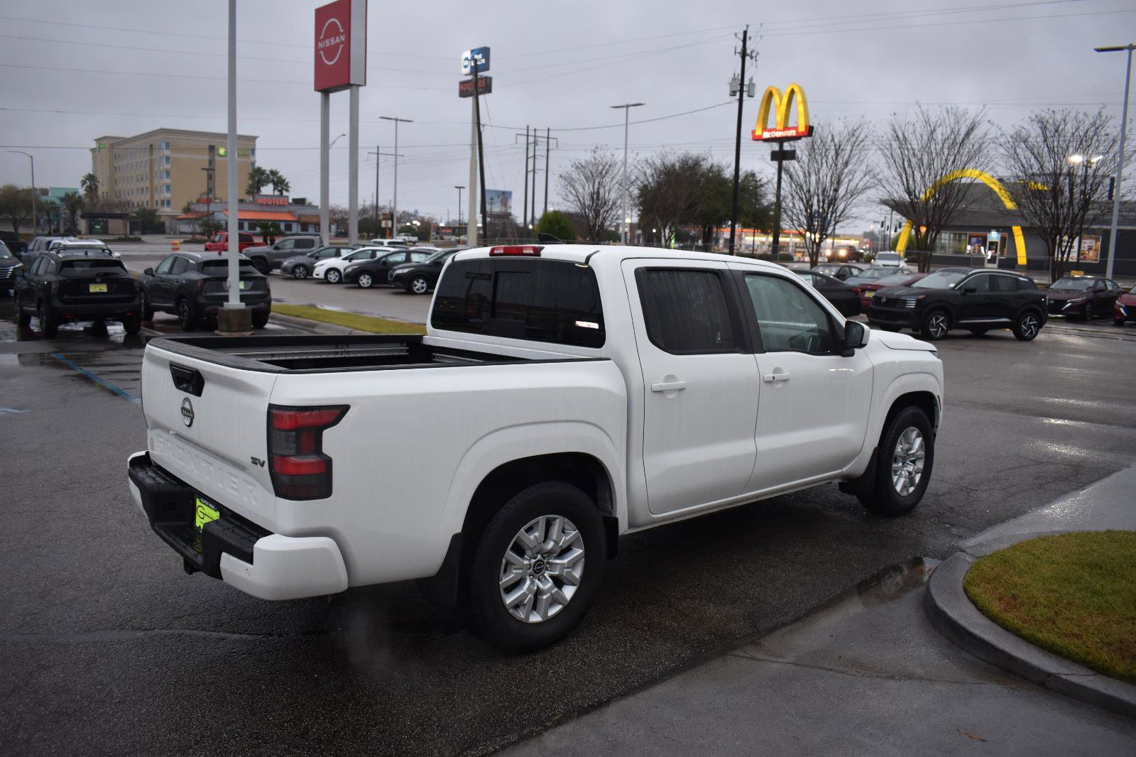 Used 2023 Nissan Frontier SV w/ SV Convenience Package image 12