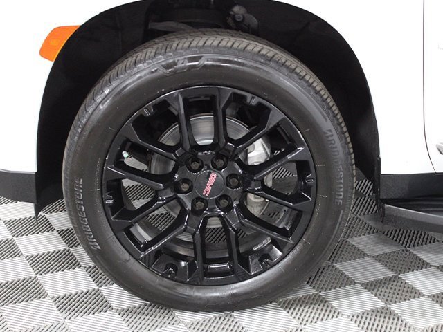 Used 2022 GMC Yukon SLT w/ SLT Premium Package image 17