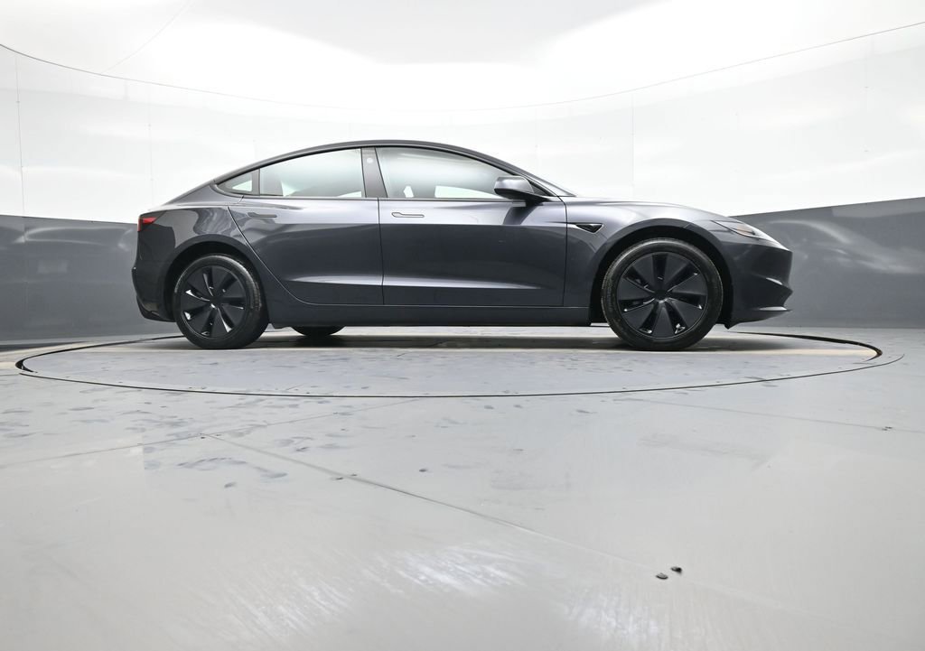 Used 2025 Tesla Model 3 Long Range image 31