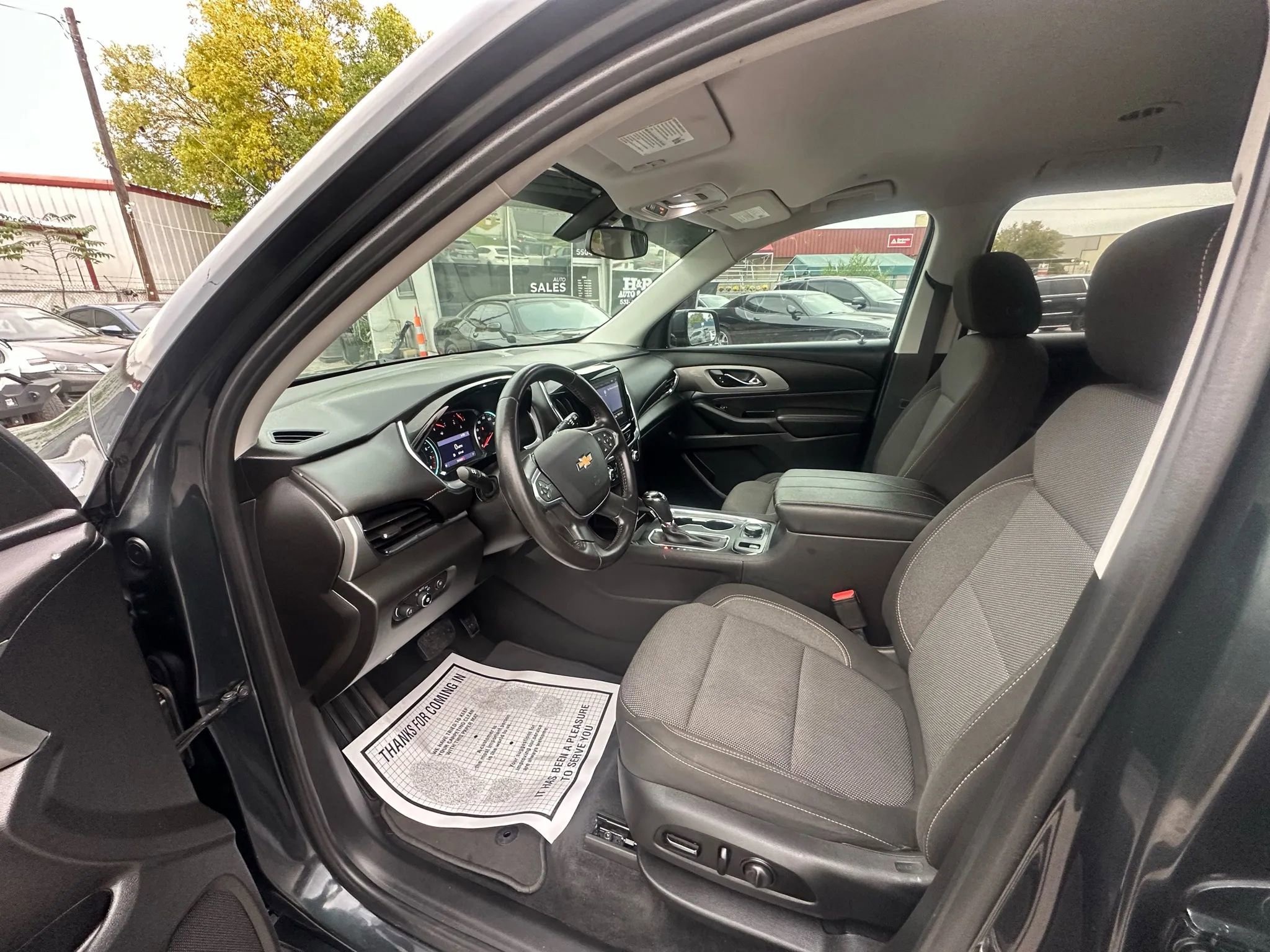 Used 2020 Chevrolet Traverse LT image 9