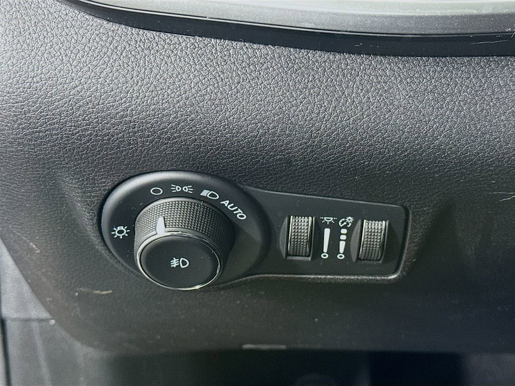 Used 2022 Jeep Compass Latitude w/ Convenience Group image 17