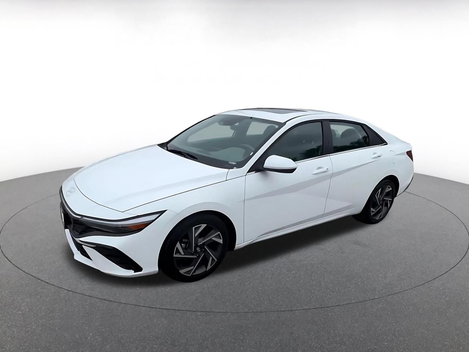 Used 2025 Hyundai Elantra SEL FWD image 8