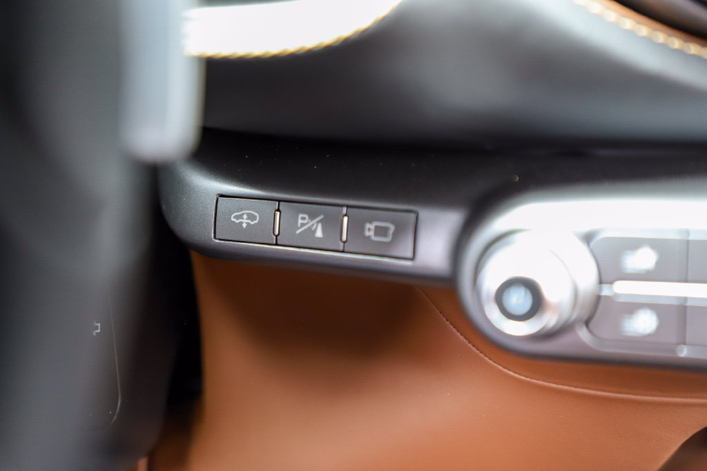 Used 2021 Ferrari 812 GTS RWD image 15